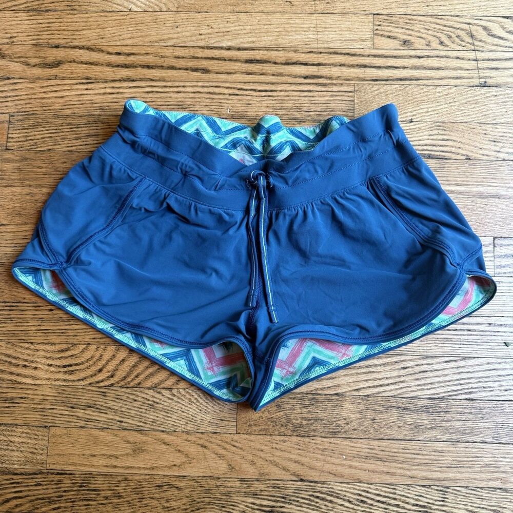 ivivva by Lululemon Girls Underwater Speedy Shorts Reversible Teal Geometric